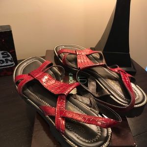 Donald Pliner Sandal Red Embossed Croc size 10